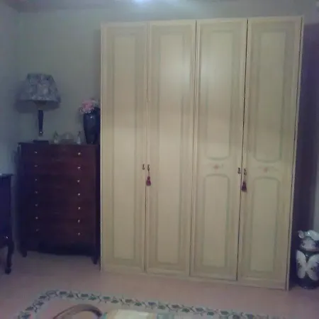 E: Living And Bedrooms Pensionat Rom