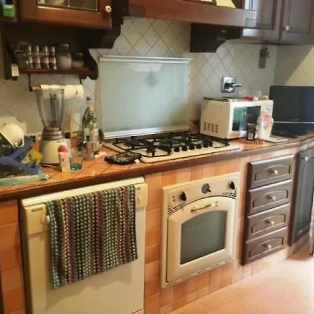 E: Living And Bedrooms Guest house Rome